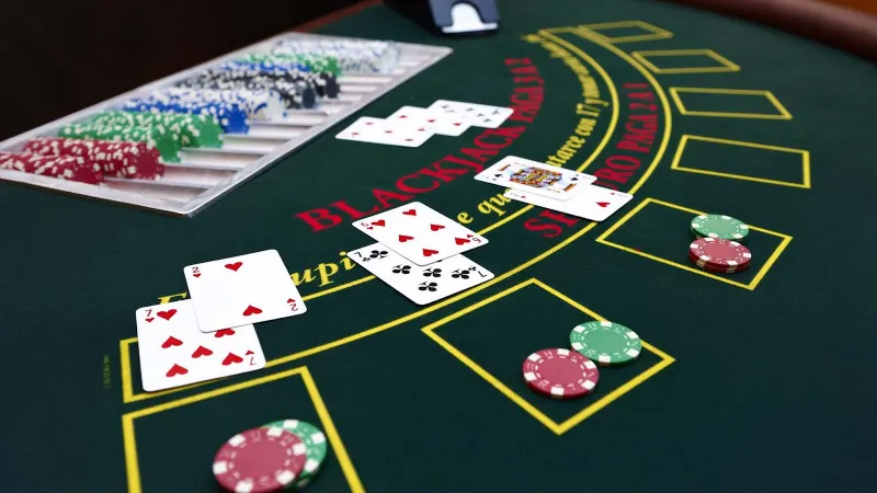 Xì dách (Blackjack) là game bài quen thuộc tại các casino